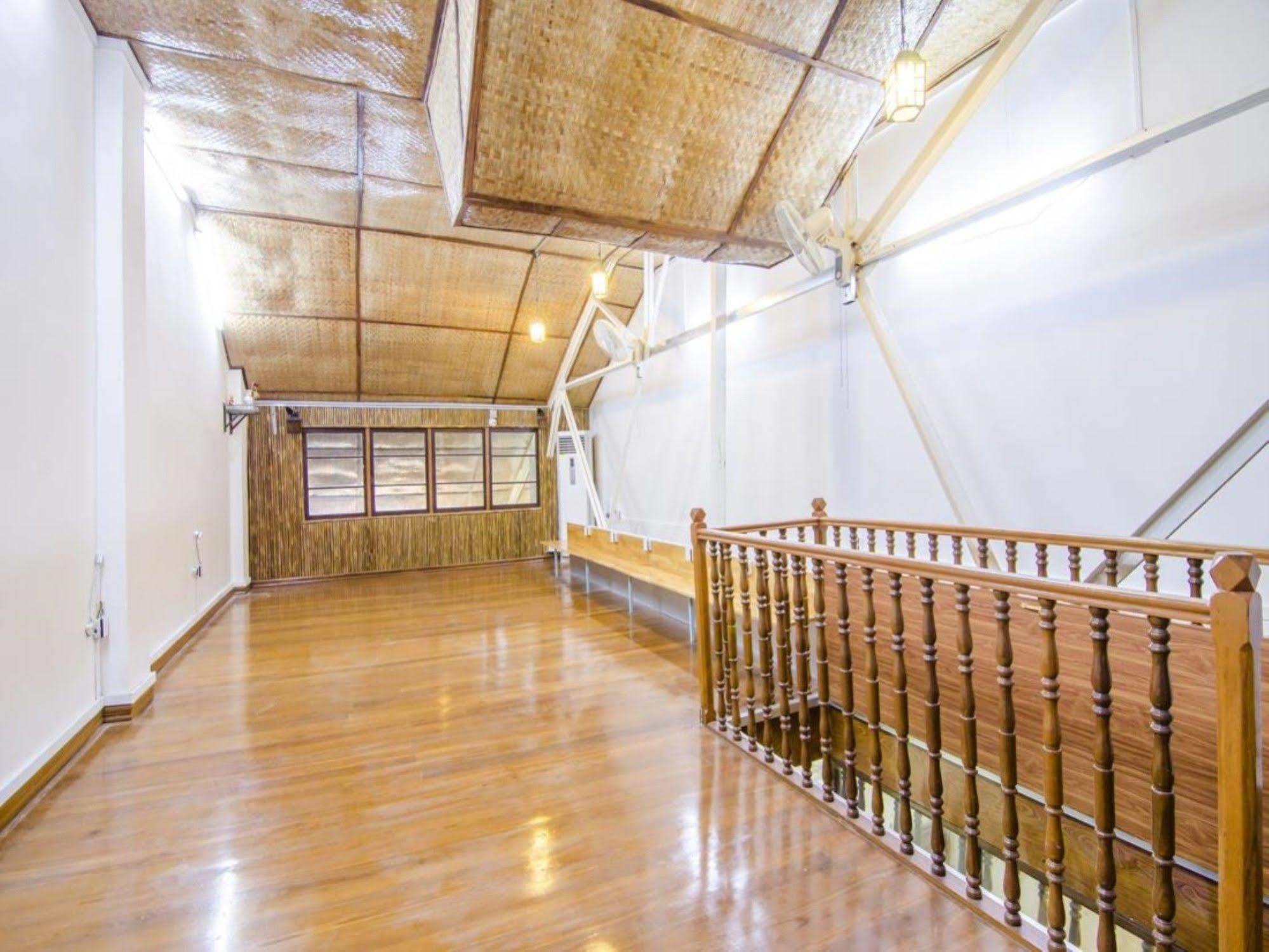 Min Galar Par Hostel Yangon Exteriör bild